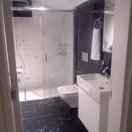 Full Deniz Manzarali, Havuzlu, Jakuzili Dubleks Apartament *