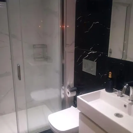 Full Deniz Manzarali, Havuzlu, Jakuzili Dubleks Apartament *