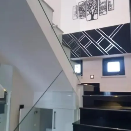 Full Deniz Manzarali, Havuzlu, Jakuzili Dubleks Apartament *